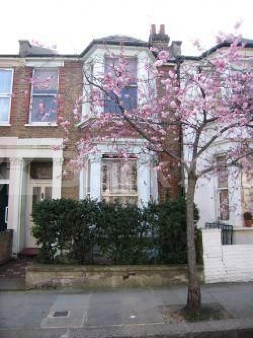 			3 Bedroom, 1 bath, 1 reception Flat			 Bracewell Road, NORTH KENSINGTON W10